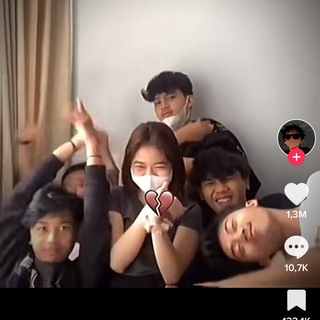 5 VS 1 VIRAL VIDEO